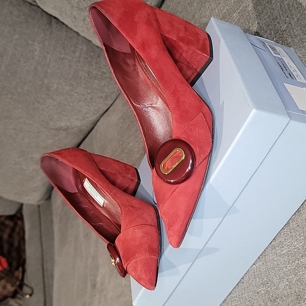 PRADA Suede Pumps